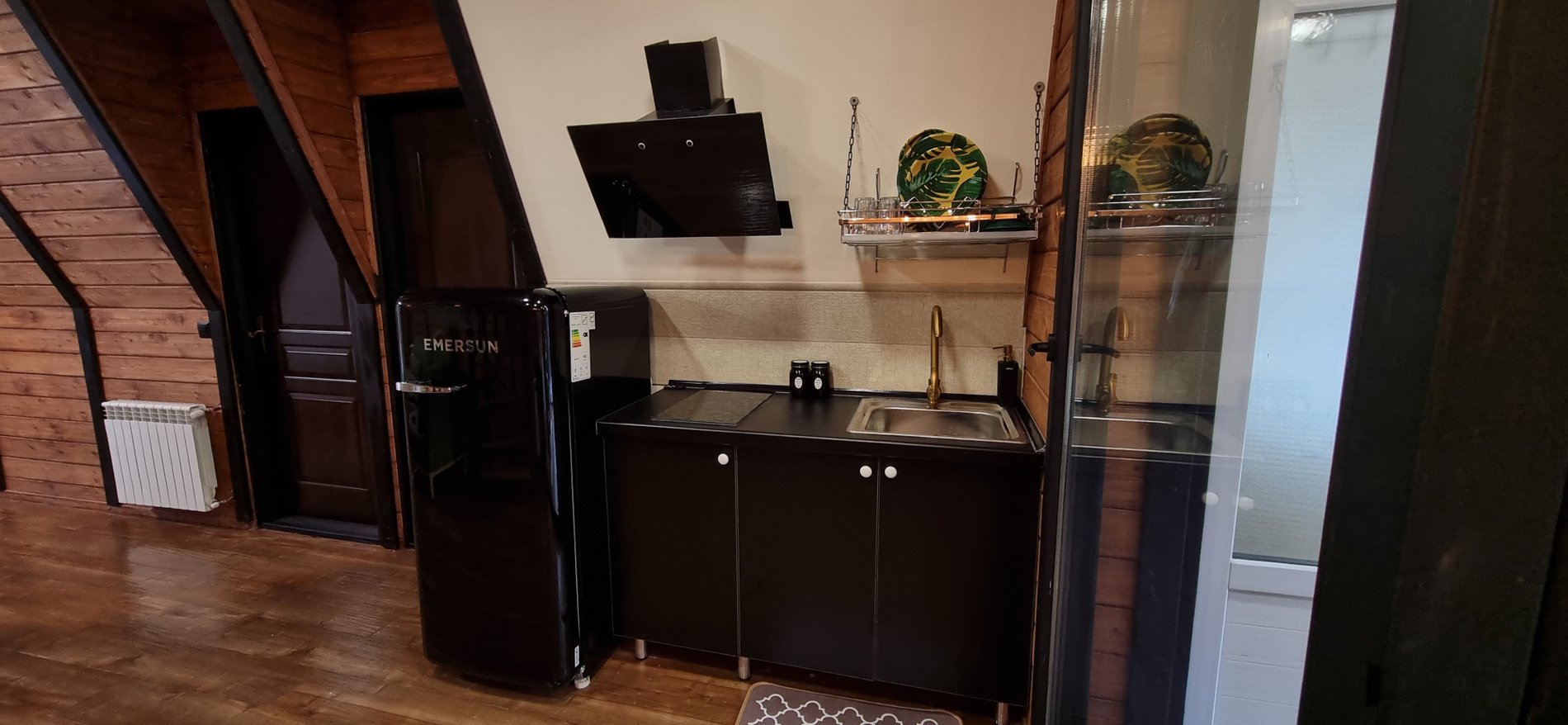 کلبه دوخوابه سوئیسی دالخانی