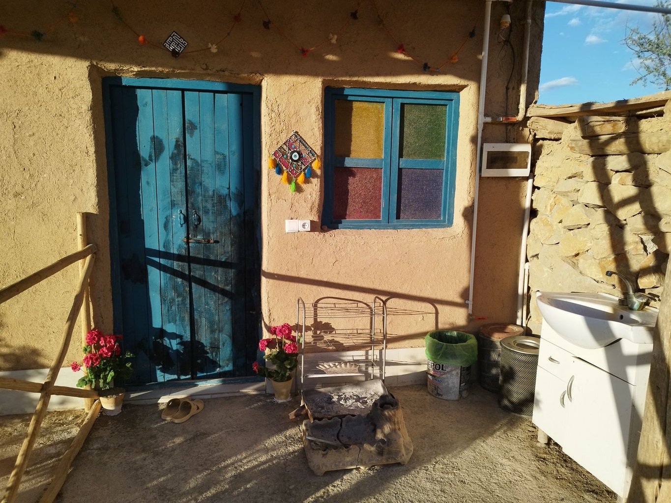 بوم گردی نار و نی - واحد نارستان ۱ - نمای بیرونی