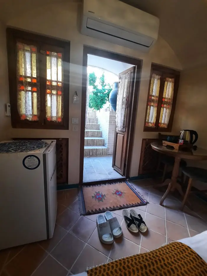 اقامتگاه سنتی اشکوب - واحد دوتخته توئین حیاط