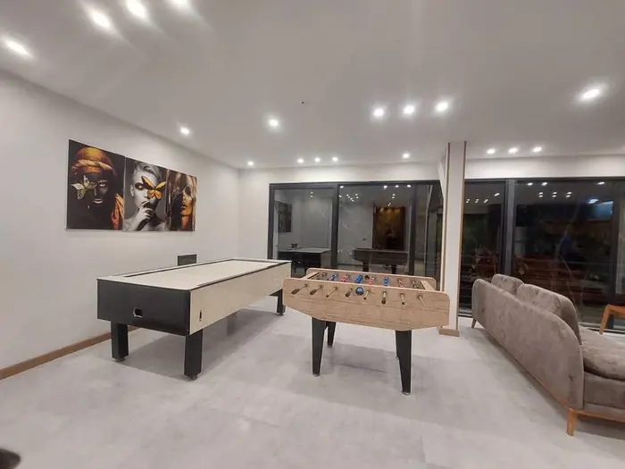 ویلا دوخوابه جنگلی استخردار آبگرم سارینا - سالن بلزی