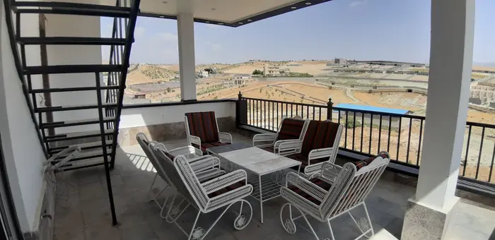 ویلا سه خوابه تریپلکس استخردار آبگرم رشید - بالکن طبقه سوم با ویو عالی