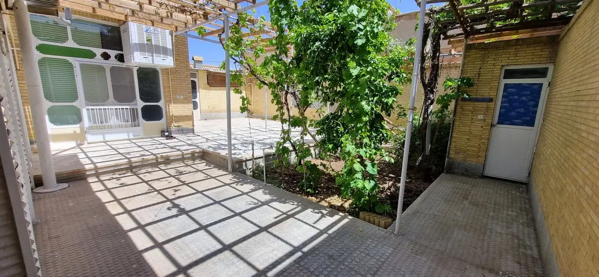 سوئیت یک خوابه مهدیه واحد 6 - حیاط