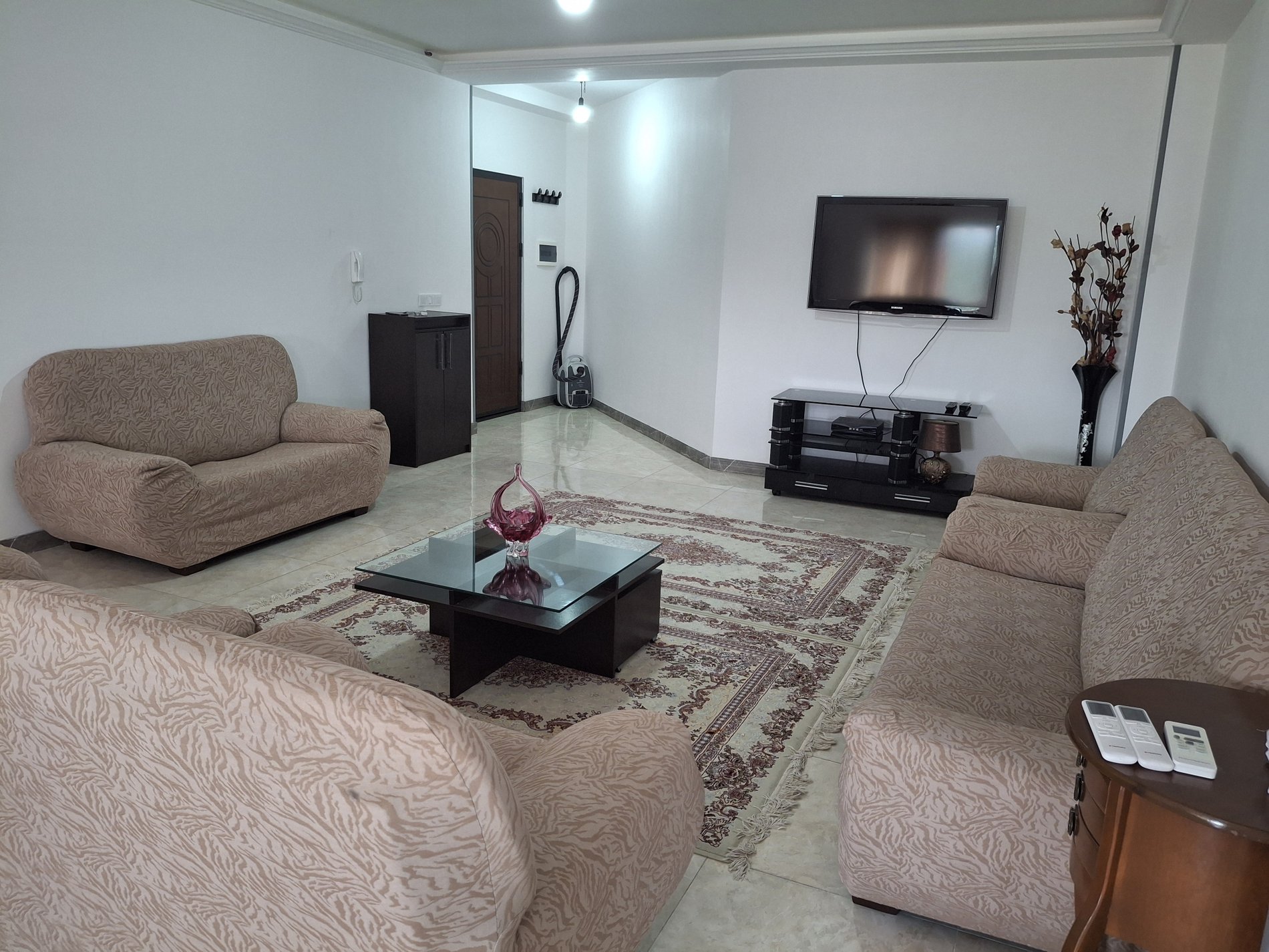 ویلا دوخوابه دربست حسین پور