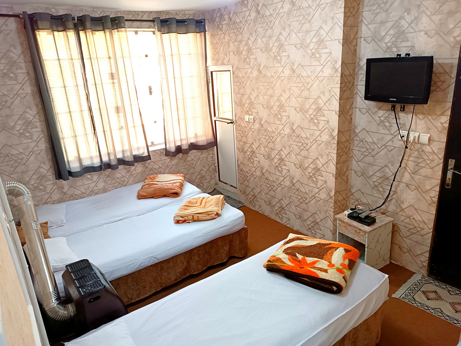 مسافرخانه ا مام رضا - واحد 102