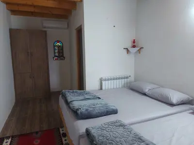 بومگردی سرای بابا شیخ علی - واحد میخک