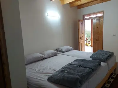 بومگردی سرای بابا شیخ علی - واحد میخک