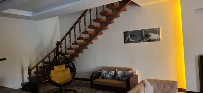 ویلا دوخوابه دوبلکس استخردار آبگرم نگین بهشت - تاب و راه پله دوبلکس