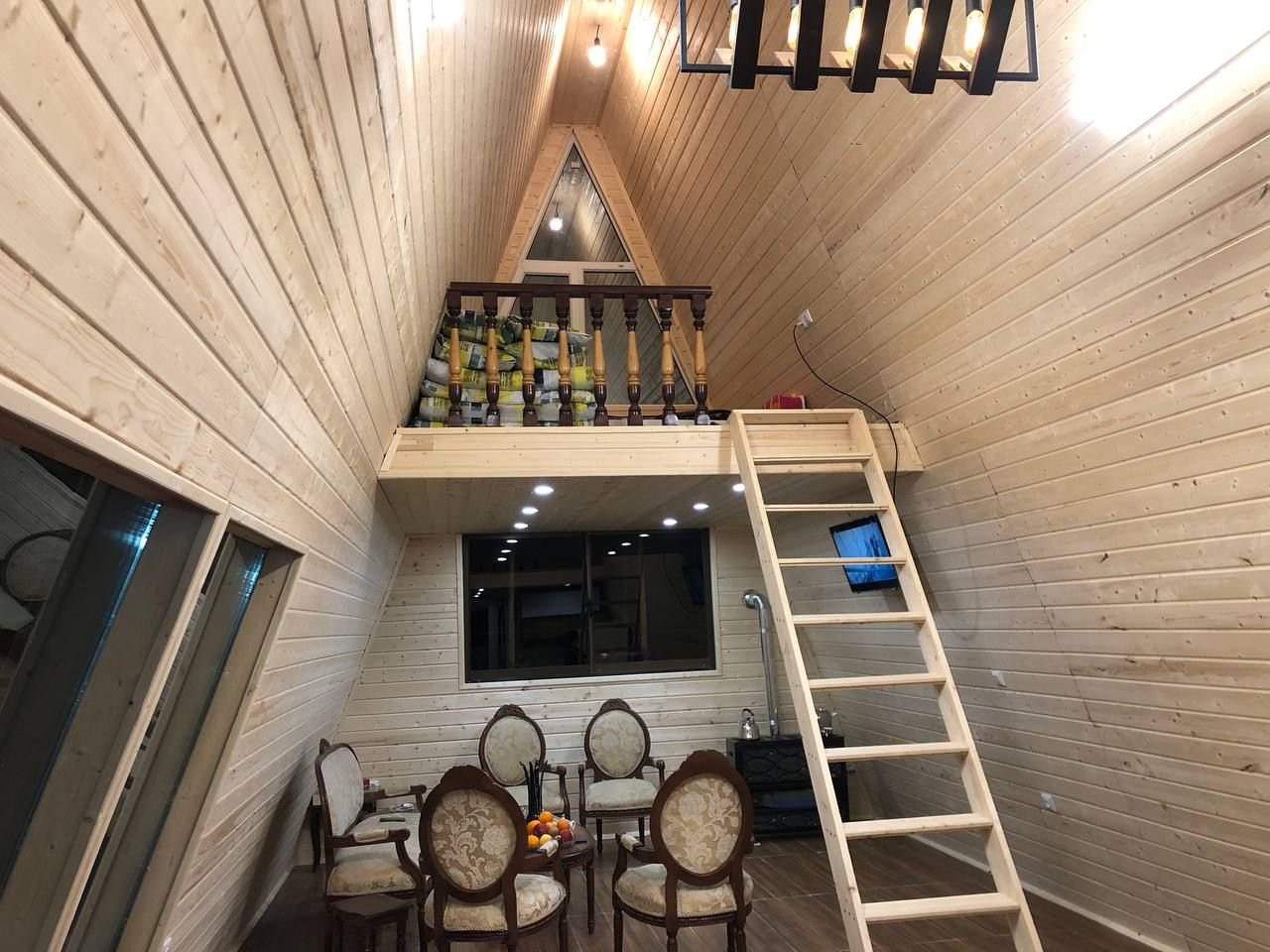 کلبه یک خوابه سوئیسی چوبی آسو