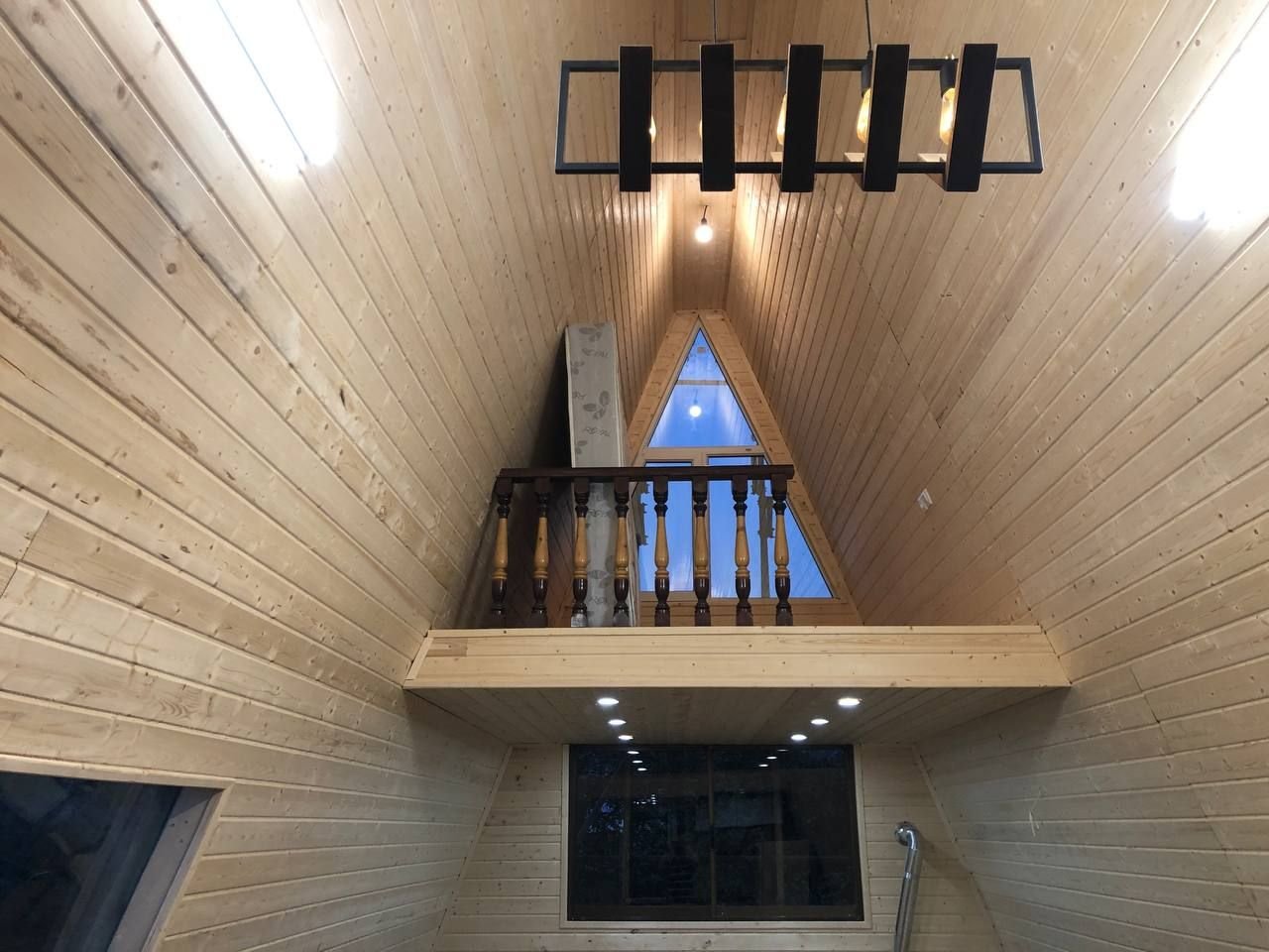 کلبه یک خوابه سوئیسی چوبی آسو