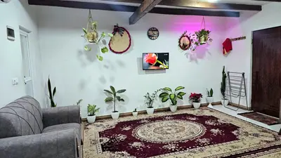 کلبه دوخوابه چوبی سنتی کیش رودبار