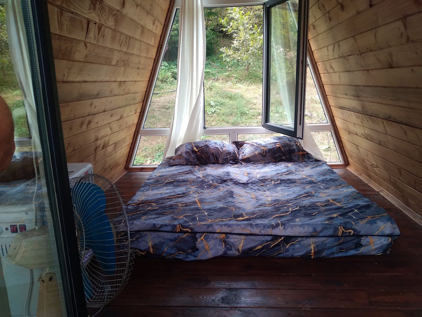 یک خوابه چوبی سوئیسی اکسیژن