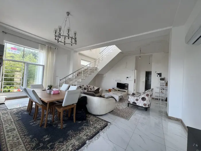 ویلا سه خوابه جنگلي سودا - سالن طبقه پایین