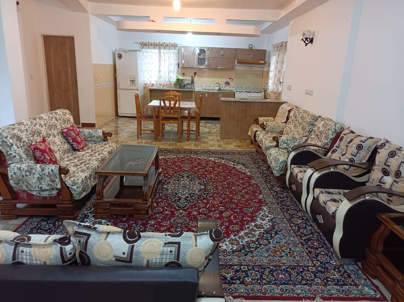 ویلا دوخوابه یاس زرد - هال