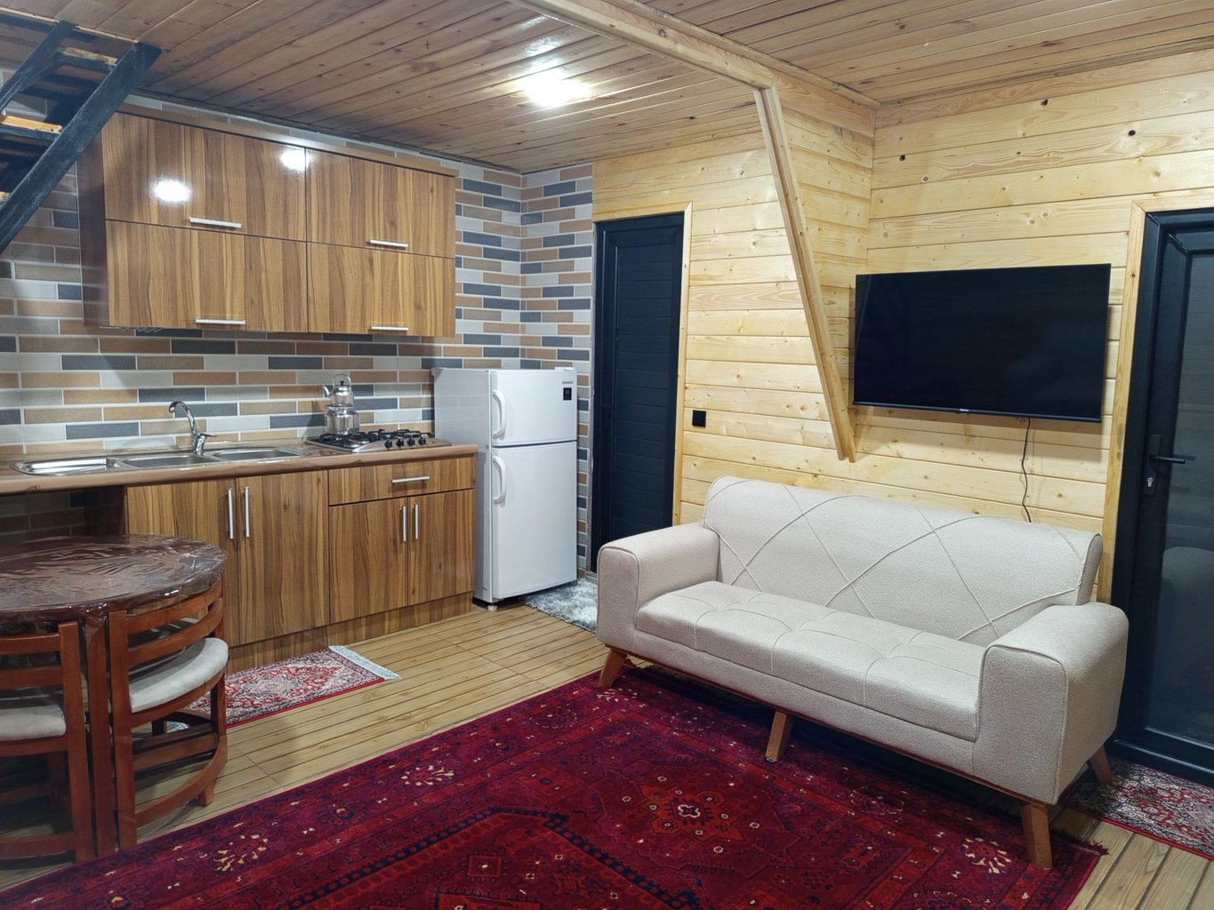 دوخوابه کلبه سوئیسی امین