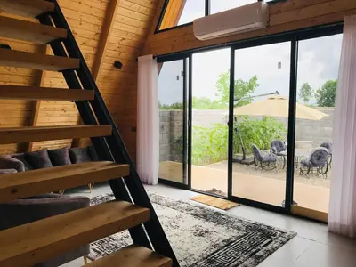 کلبه دوخوابه سوئیسی چاف