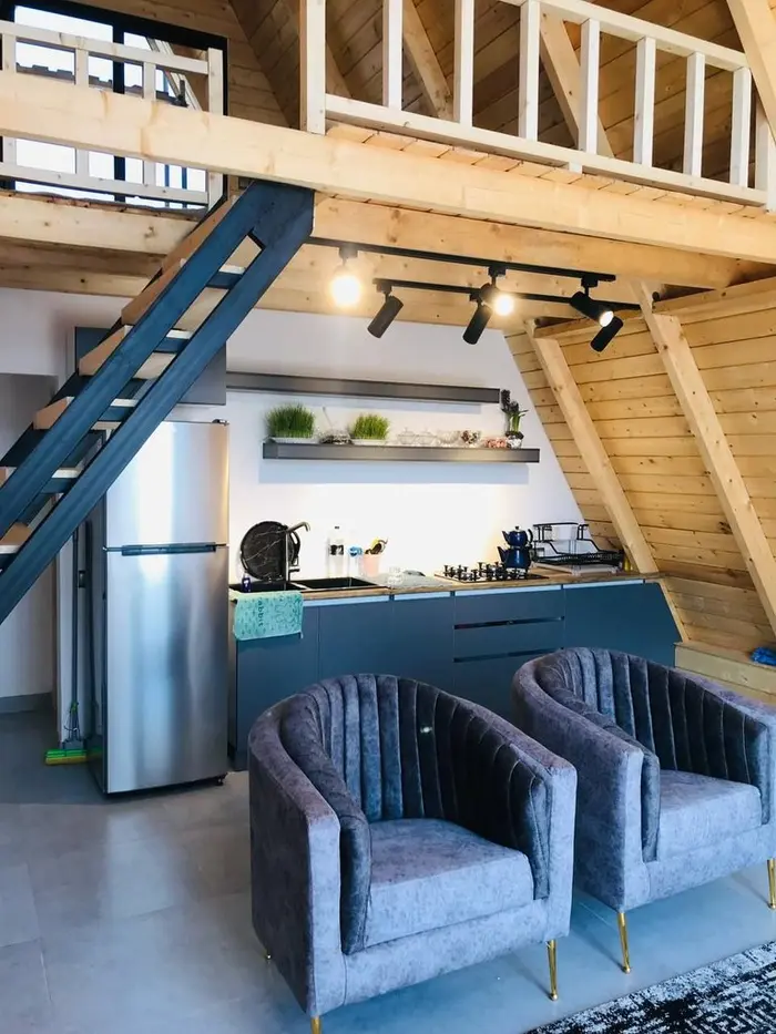 کلبه دوخوابه سوئیسی چاف - اشپزخانه مدرن ومجهز