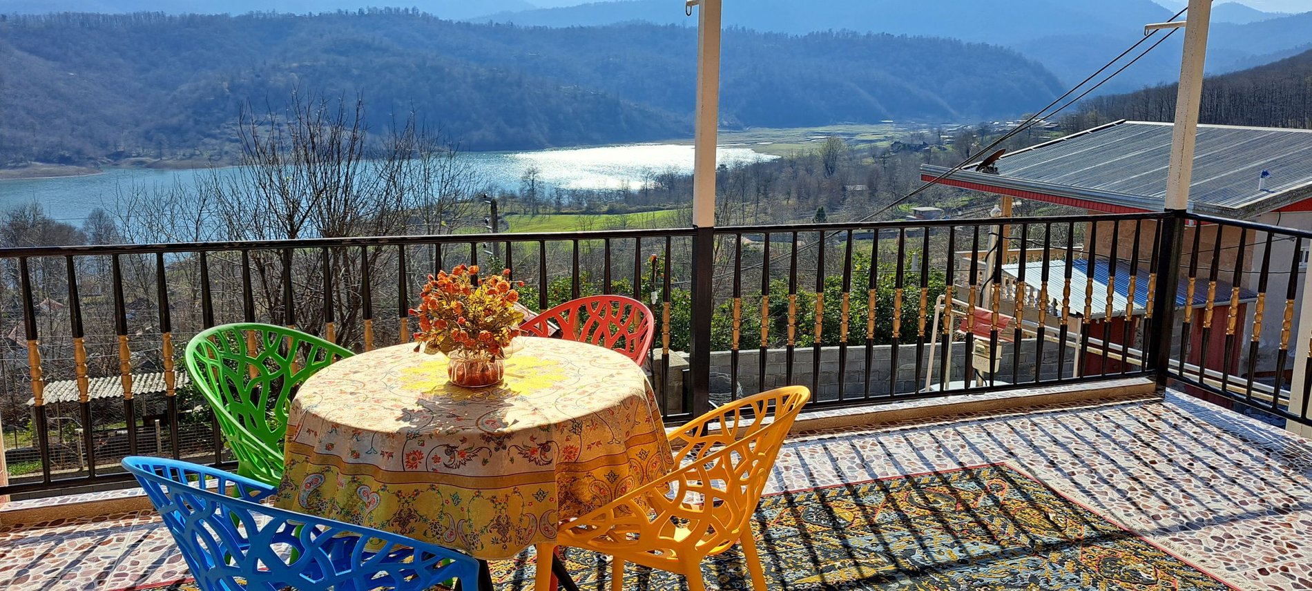 ویلا یک خوابه جنگلی دلنشین لفور - بالکن