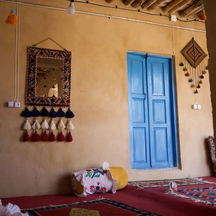 اقامتگاه سنتی آوا - واحد کنج - نمای ایوان اتاق کنج