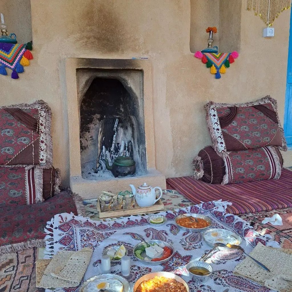 اقامتگاه سنتی آوا - واحد گلریز