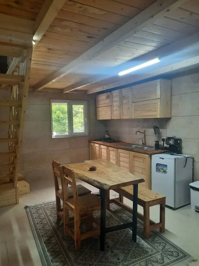 کلبه دوخوابه استخردار یاس تال