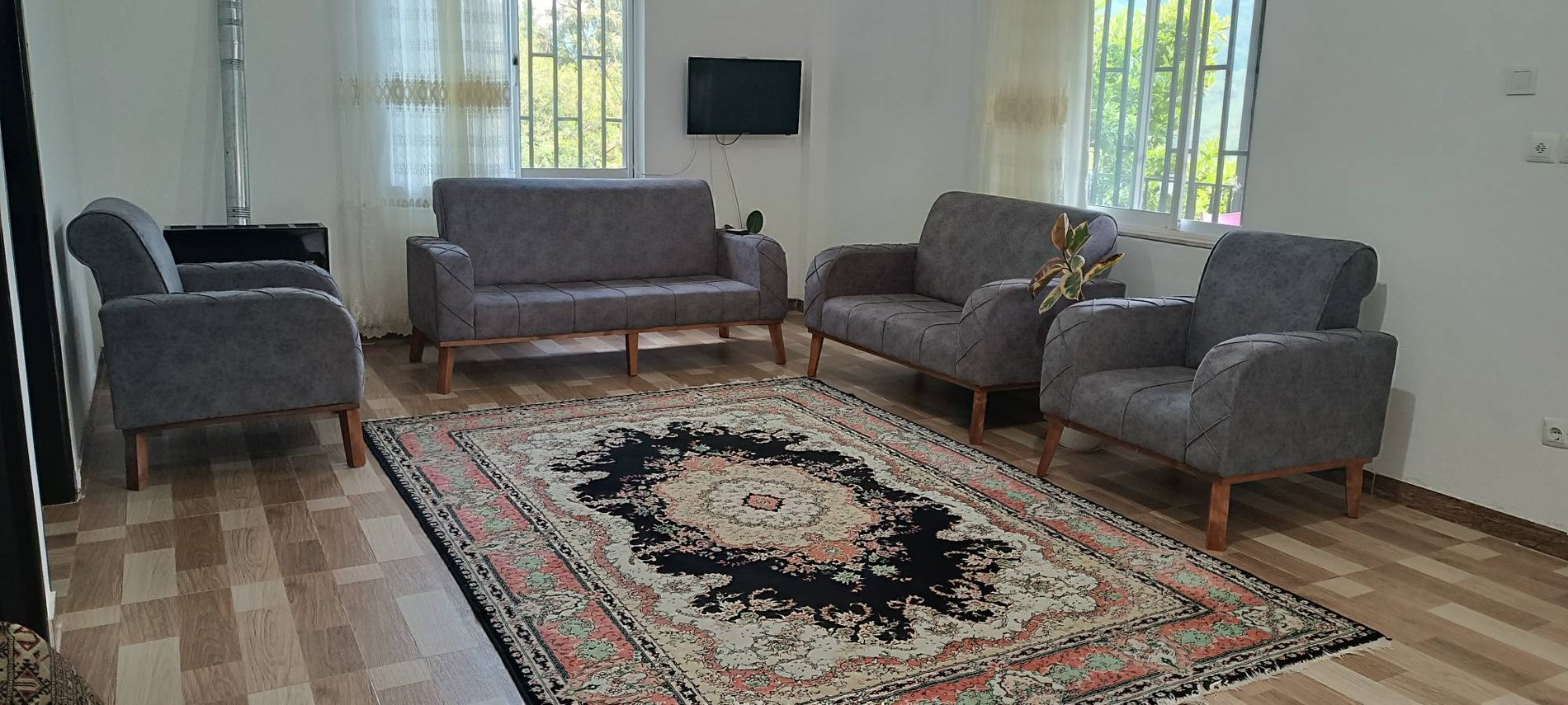 کلبه دوخوابه جکوزی دار جنگلی امیر حسین