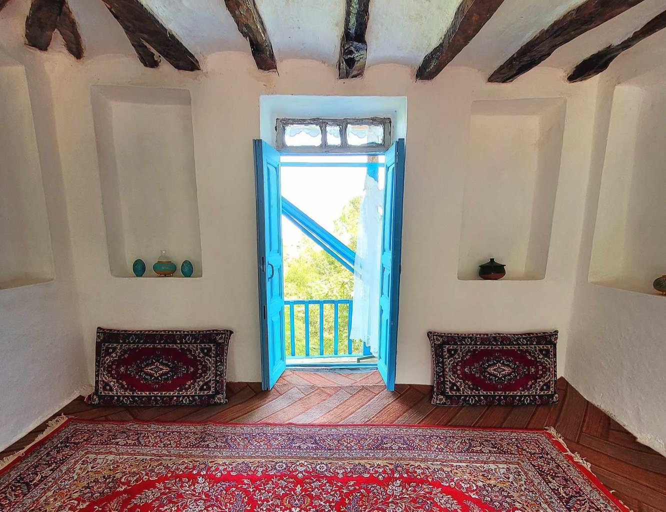 ویلا دوخوابه سنتی گیله دتــر