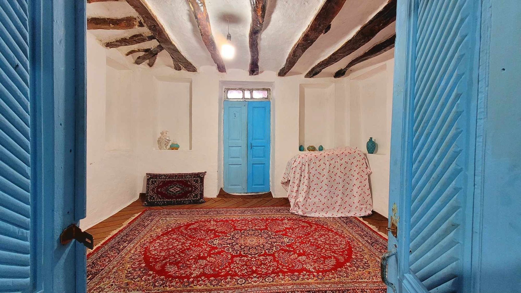 ویلا دوخوابه سنتی گیله دتــر