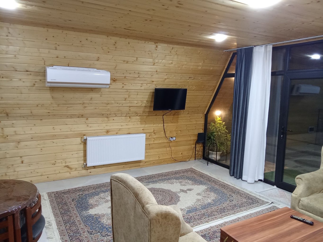 دوخوابه سوئیسی آینور