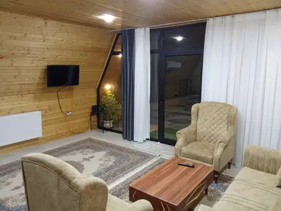 کلبه دوخوابه سوئیسی آینور