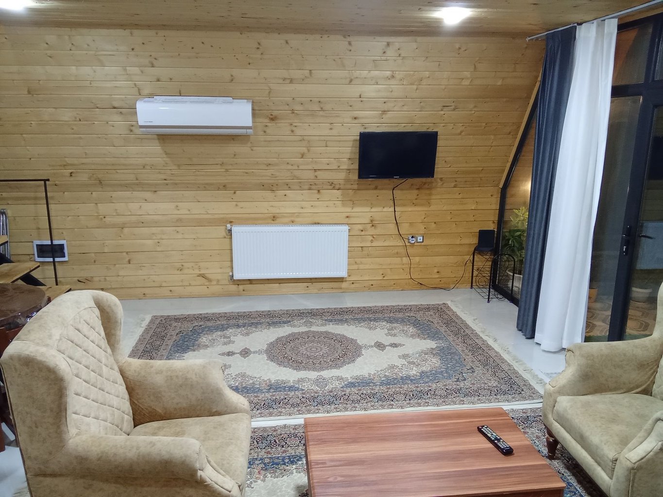 دوخوابه سوئیسی آینور