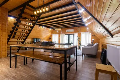 کلبه دوخوابه سوئیسی جنگلی جکوزی دار خانه امید