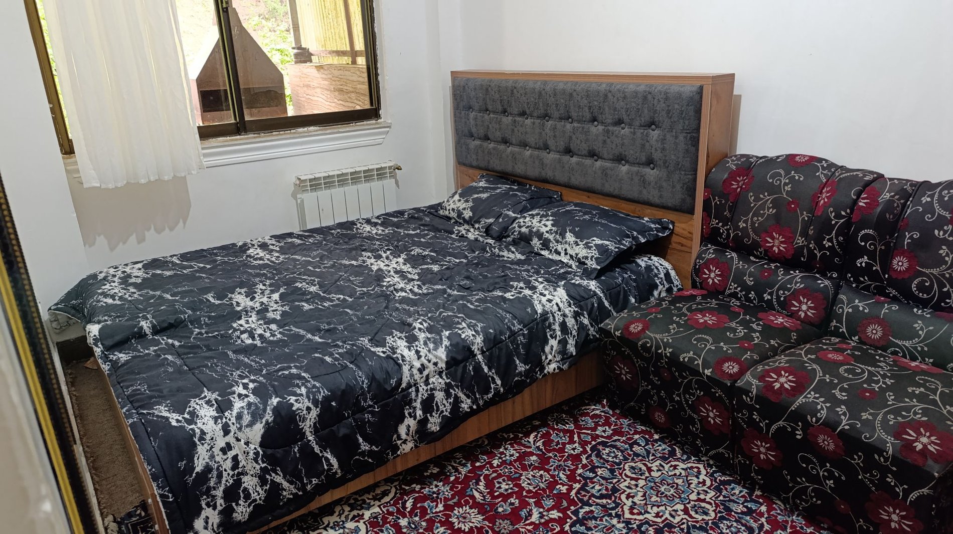 یک خوابه جنگلی شالما لبه رودخانه