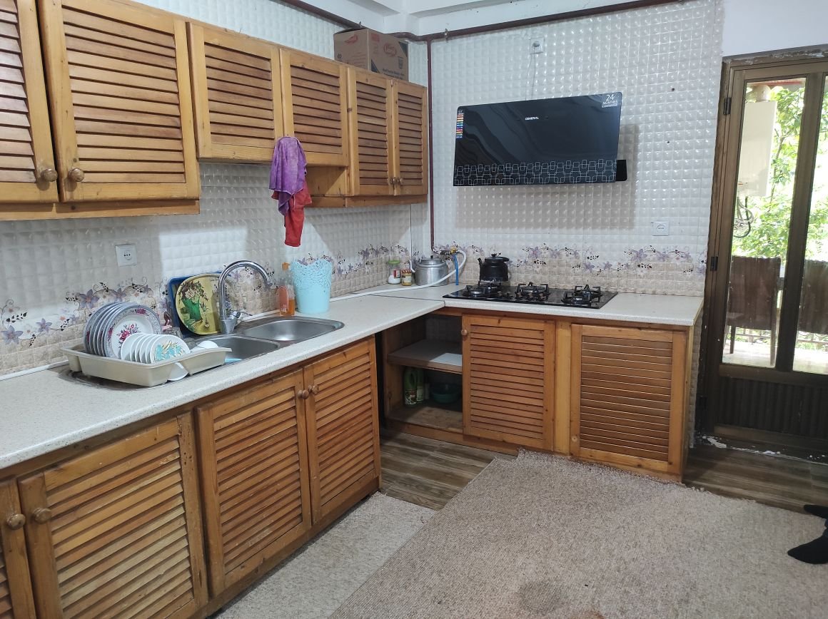 یک خوابه جنگلی شالما لبه رودخانه