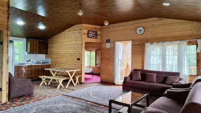 کلبه دوخوابه چوبی شاهین