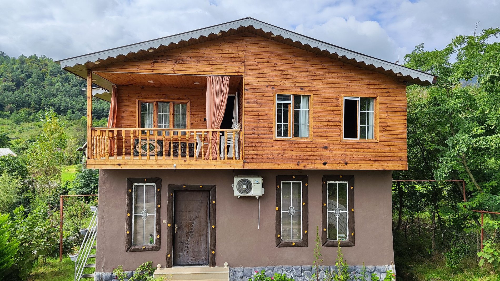 دوخوابه چوبی شاهین