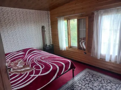 کلبه دوخوابه چوبی شاهین