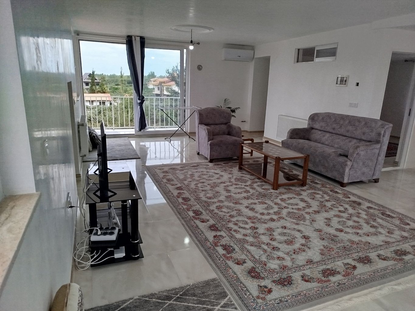 یک خوابه جنگلی دوستان