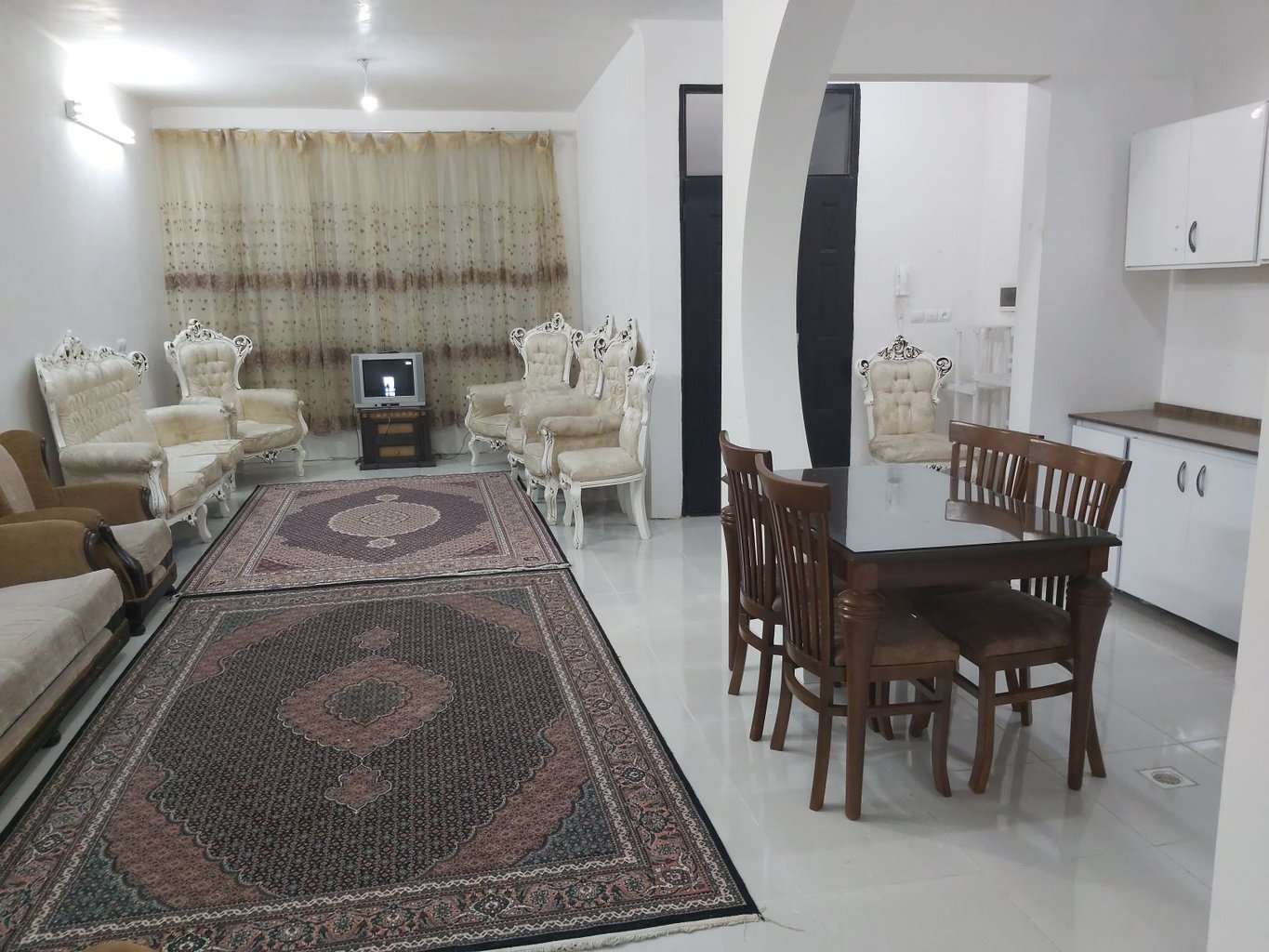 ویلا دوخوابه راه سرعین - پذیرایی