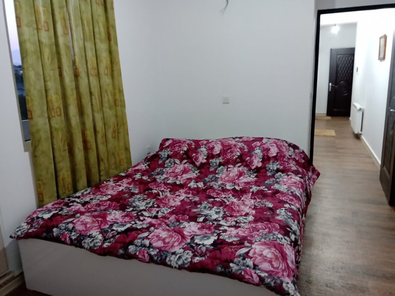 آپارتمان دوخوابه محمدامین - اتاق خواب با تخت دو نفره