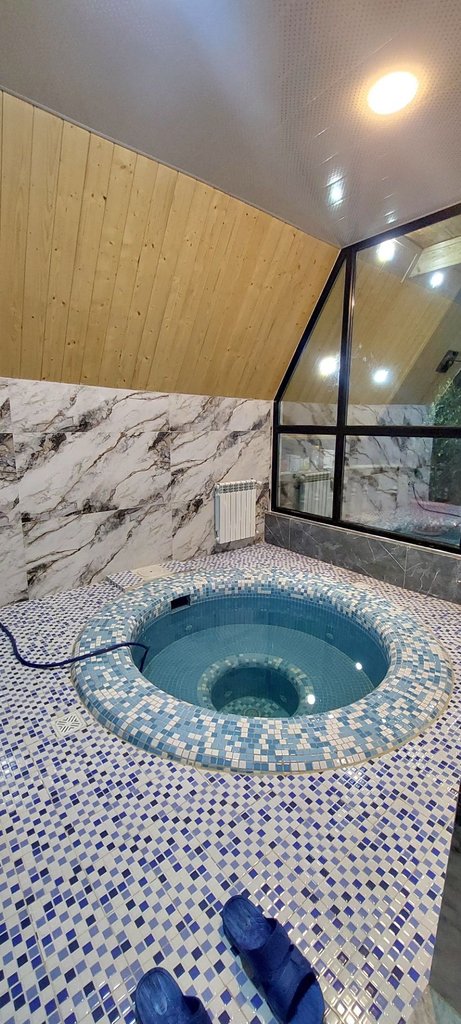 کلبه دوخوابه جکوزی دار ساحلی لوتوس