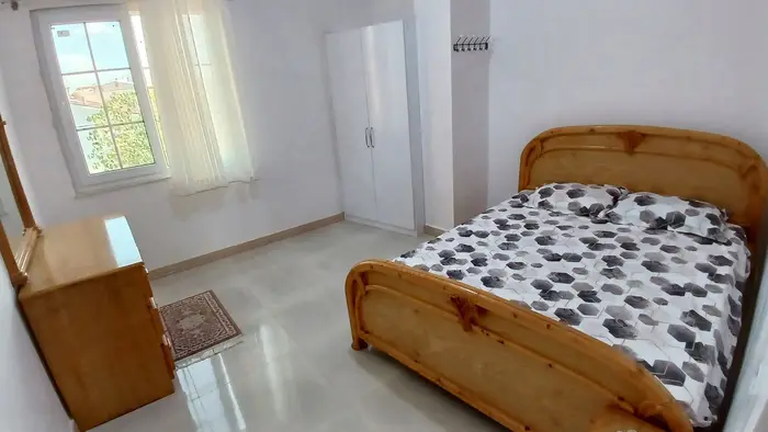 آپارتمان یک خوابه درخشان ۱