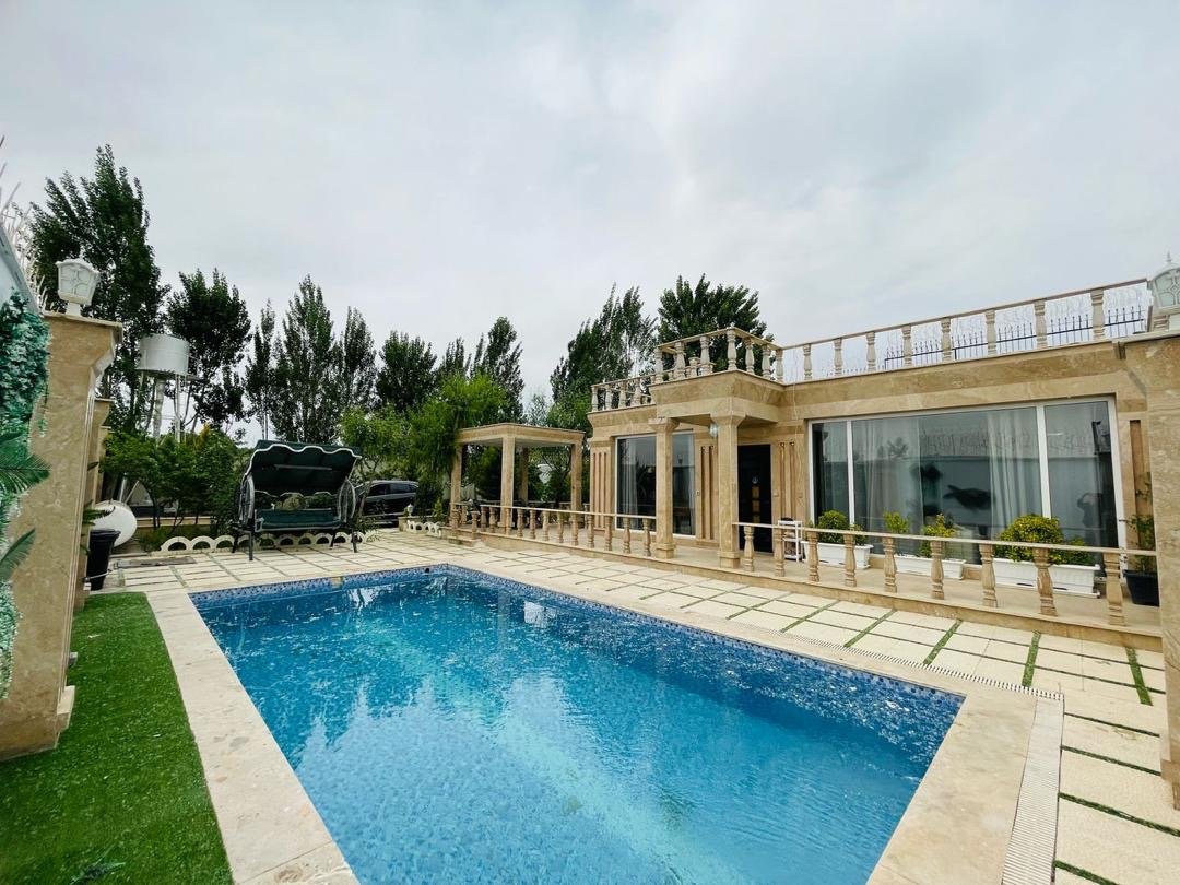 ویلا دوخوابه استخردار آبگرم استاک