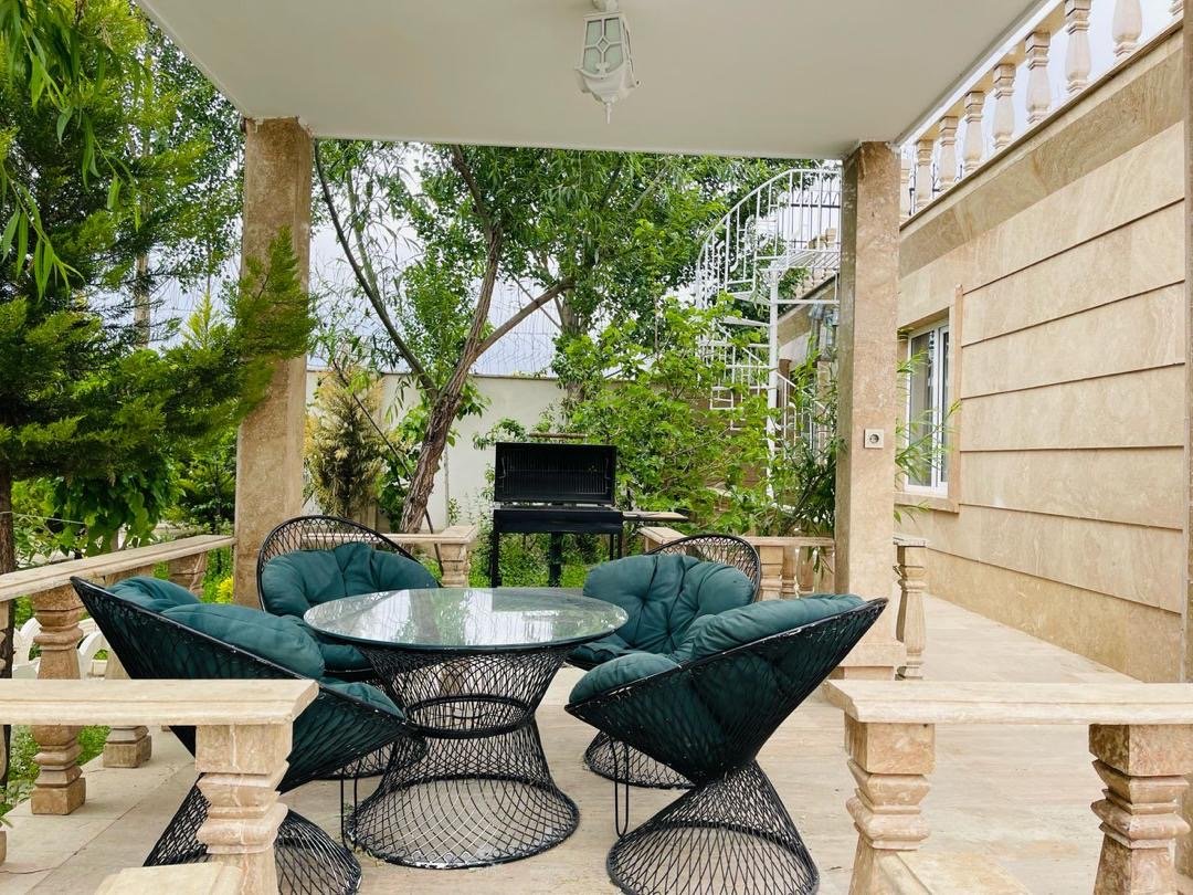 ویلا دوخوابه استخردار آبگرم استاک