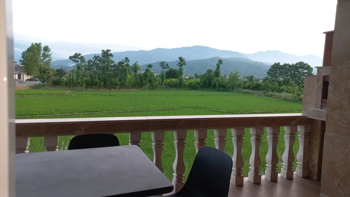 ویلا سه خوابه نیاز - نما اتاق خواب و بالکن 