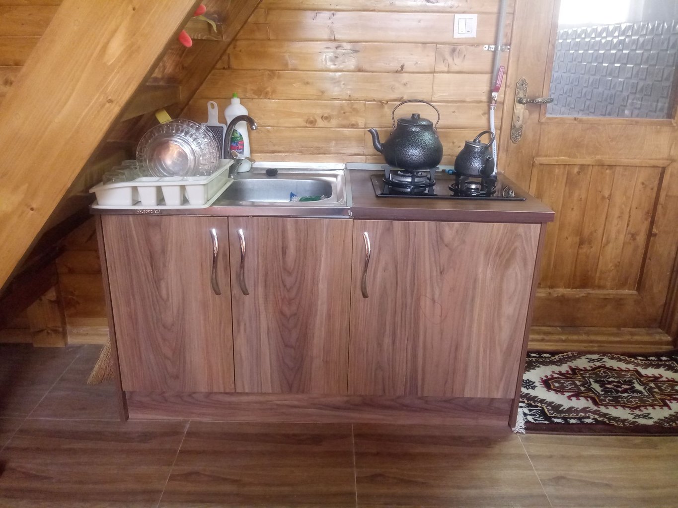 یک خوابه چوبی ماهان