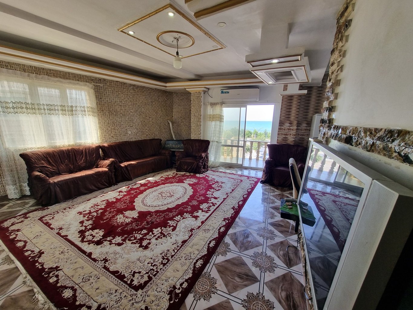 آپارتمان دوخوابه شکلاتی