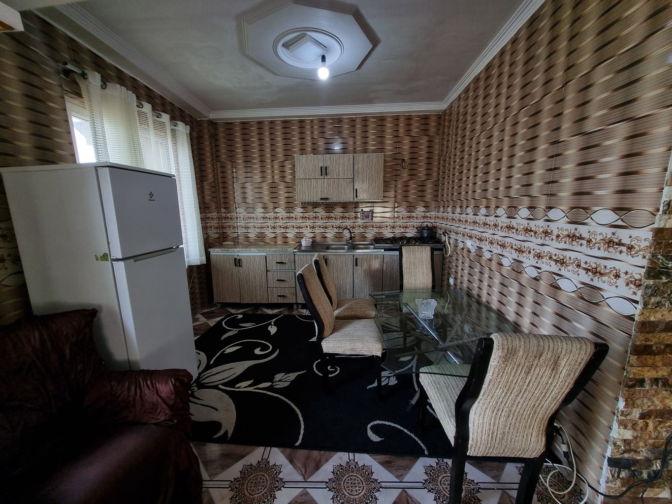 آپارتمان دوخوابه شکلاتی