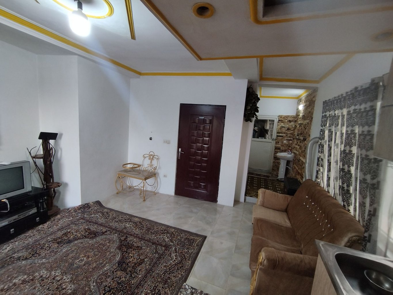 آپارتمان یک خوابه شکلاتی 2