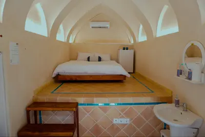 اقامتگاه سنتی سرای طاق چشمه - واحد لاله