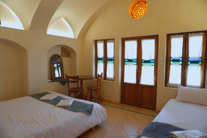 اقامتگاه سنتی سرای طاق چشمه - واحد ملک شاد